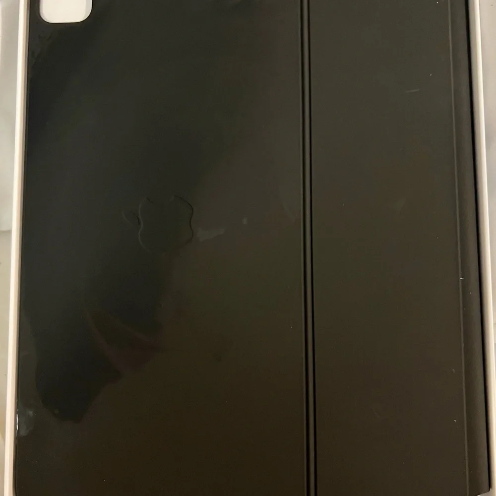 Apple GEN6 (2023) Black Magic Keyboard. Perfect condition, hardly used. $250